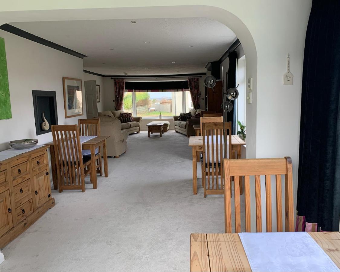 Ramsey House - Luxury Licensed B&B - Parking And Guest Lounge 圣大卫 外观 照片