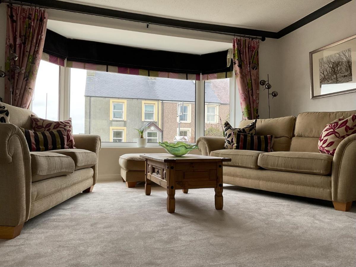 Ramsey House - Luxury Licensed B&B - Parking And Guest Lounge 圣大卫 外观 照片