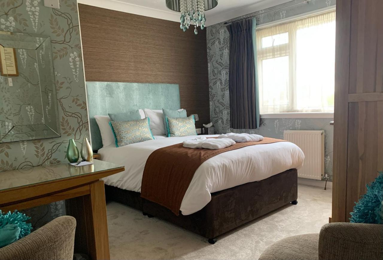 Ramsey House - Luxury Licensed B&B - Parking And Guest Lounge 圣大卫 外观 照片