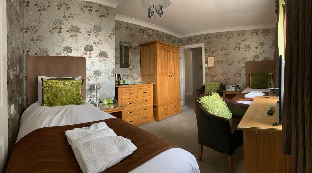 Ramsey House - Luxury Licensed B&B - Parking And Guest Lounge 圣大卫 外观 照片